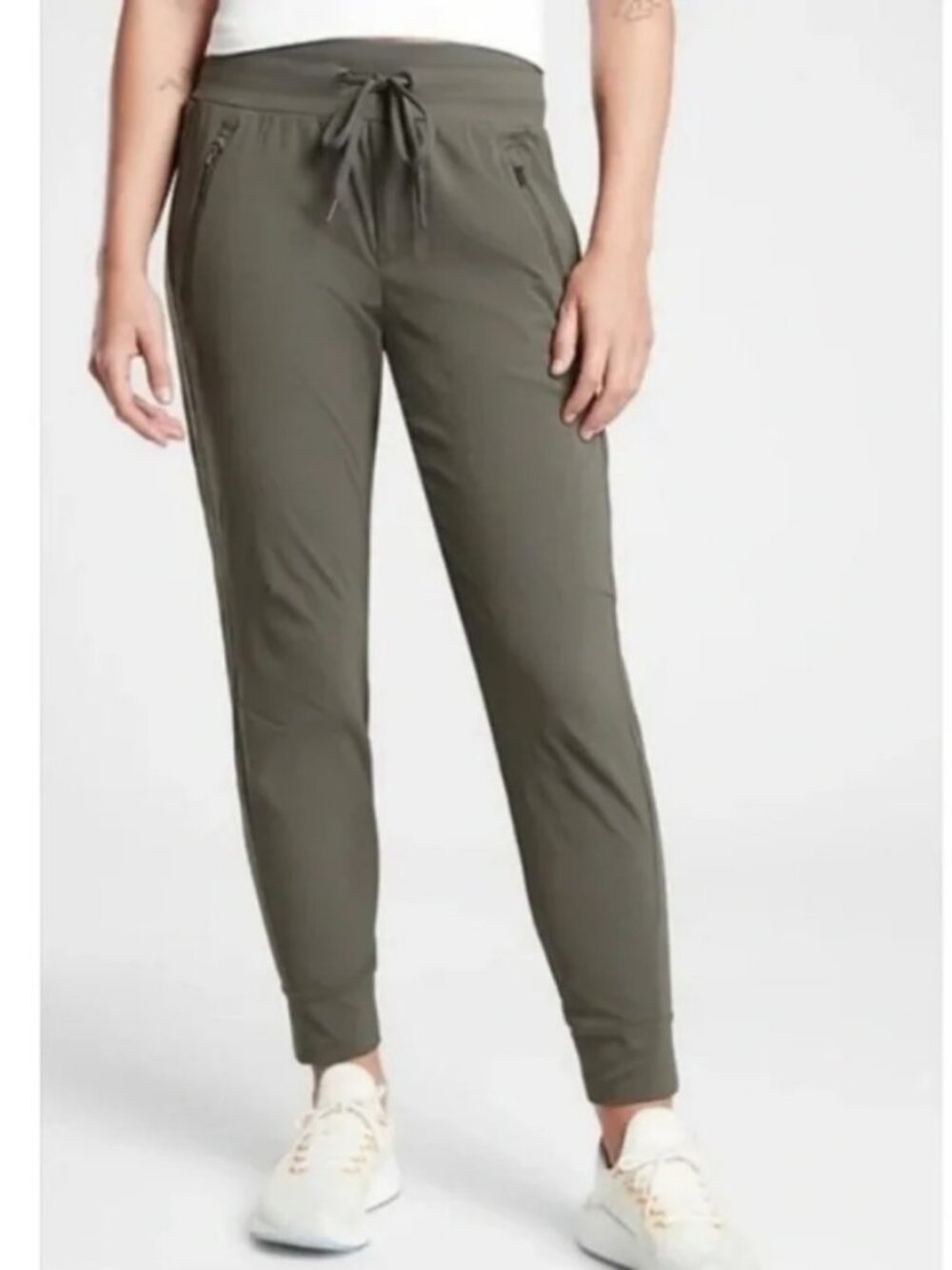 ATHLETA Trekkie Relaxed Mid Rise Jogger in Olive, Size 8